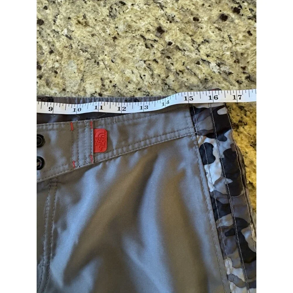 North Face Classic V RipStop Camo Hybrid‎ Board Shorts Swim Trunks Mens 32